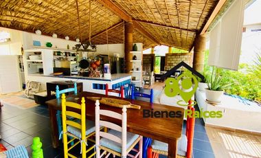 Casa en venta FRENTE A LA ROQUETA