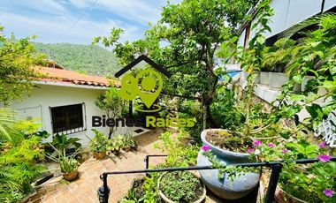 Casa en venta FRENTE A LA ROQUETA