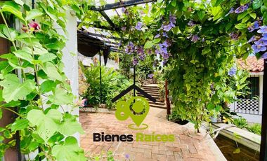 Casa en venta FRENTE A LA ROQUETA