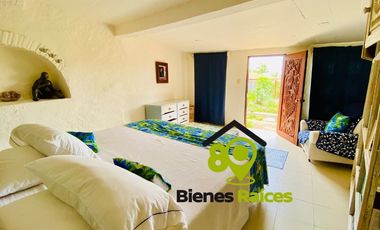 Casa en venta FRENTE A LA ROQUETA