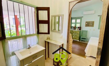 Casa en venta FRENTE A LA ROQUETA