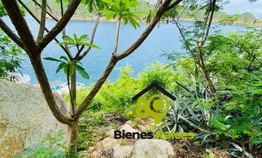 Casa en venta FRENTE A LA ROQUETA