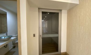 Espectacular casa en alquiler con ascensor para vivienda o empresa, Sector Parque El Golf