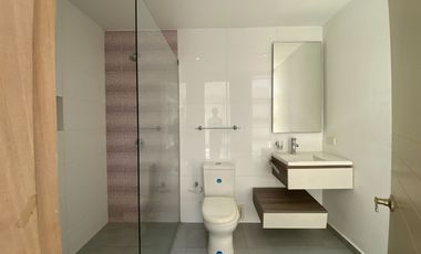 Espectacular casa en alquiler con ascensor para vivienda o empresa, Sector Parque El Golf