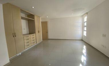 Espectacular casa en alquiler con ascensor para vivienda o empresa, Sector Parque El Golf