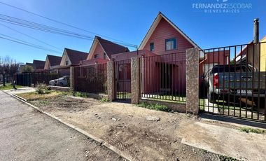 SAN FELIPE - VENDE CASA DE DOS PISOS 3D 2B 1E- COND. LA TROYA