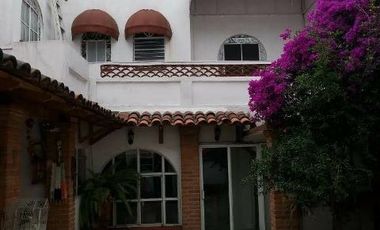 Venta de Terreno, 226 m2, H/4/20 construye 7 departamentos; o reconstruye 2 casas. Narvarte Ote.