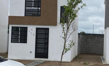 Casa en Venta en Fracc. Cumbre del Norte, Salinas Victoria.