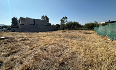 Terreno en Río, Altozano de 529 m2 con área verde en la parte posterior