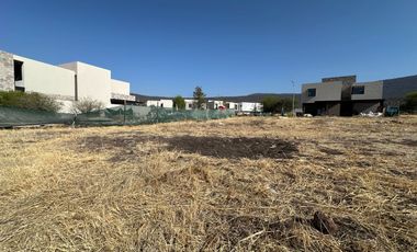 Terreno en Río, Altozano de 529 m2 con área verde en la parte posterior