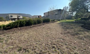 Terreno en Río, Altozano de 529 m2 con área verde en la parte posterior