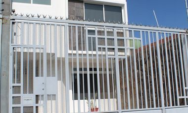 Amplia y moderna Casa en Privada Juquila, en Cuautlancingo, Puebla