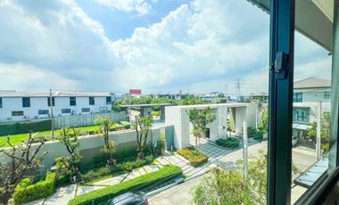 Rare item! with a ground-floor bedroom Townhome for sale Baan Klang Muang The Edition Rama 9-Onnut