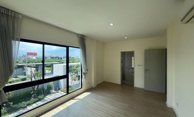 Rare item! with a ground-floor bedroom Townhome for sale Baan Klang Muang The Edition Rama 9-Onnut