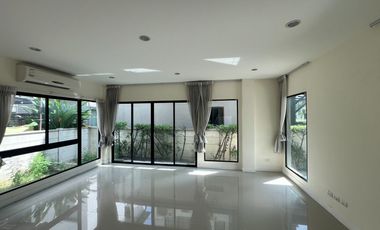 Rare item! with a ground-floor bedroom Townhome for sale Baan Klang Muang The Edition Rama 9-Onnut