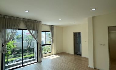 Rare item! with a ground-floor bedroom Townhome for sale Baan Klang Muang The Edition Rama 9-Onnut