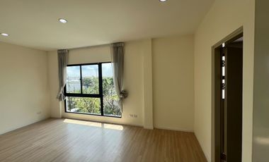 Rare item! with a ground-floor bedroom Townhome for sale Baan Klang Muang The Edition Rama 9-Onnut