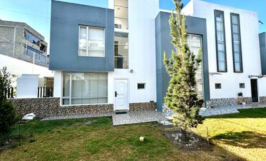 CASA DE VENTA EN CARCELÉN, A POCOS METROS DE LA AV. Simón Bolívar