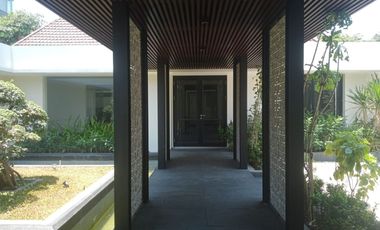 DIJUAL / DISEWAKAN GEDUNG RAYA DIPONEGORO PARKIRAN LUAS