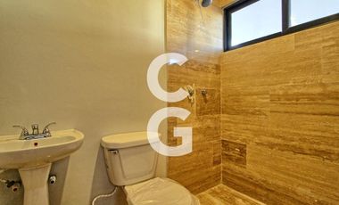 Casa en Venta en Cancún en Residencial Lagos del Sol con 4 Recámaras y Alberca