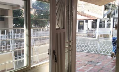 VENDO CASA  ESQUINERA BARRIO LA RIVERA 2  NTE DE CALI