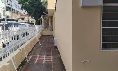 VENDO CASA  ESQUINERA BARRIO LA RIVERA 2  NTE DE CALI