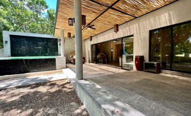 CASA EN VENTA MERIDA YUCATAN , CON VISTA AL CAMPO DE GOLF LA CEIBA UNA PLANTA