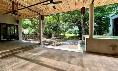 CASA EN VENTA MERIDA YUCATAN , CON VISTA AL CAMPO DE GOLF LA CEIBA UNA PLANTA