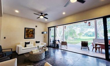 CASA EN VENTA MERIDA YUCATAN , CON VISTA AL CAMPO DE GOLF LA CEIBA UNA PLANTA