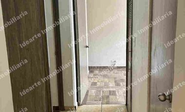 Se vende departamento en calle cerrada en Colinas del Sur