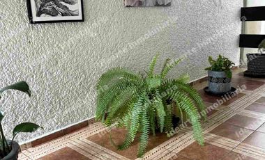 Se vende departamento en calle cerrada en Colinas del Sur