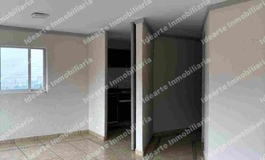 Se vende departamento en calle cerrada en Colinas del Sur