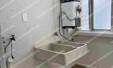 Se vende departamento en calle cerrada en Colinas del Sur