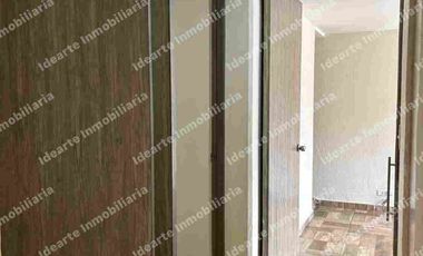 Se vende departamento en calle cerrada en Colinas del Sur