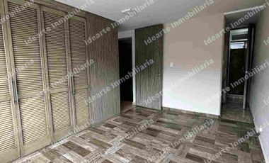 Se vende departamento en calle cerrada en Colinas del Sur