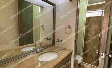 Se vende departamento en calle cerrada en Colinas del Sur