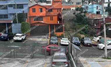 Se vende departamento en calle cerrada en Colinas del Sur