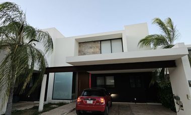 CASA EN VENTA EN MERIDA YUCATAN , TEMOZON 4 RECAMARAS
