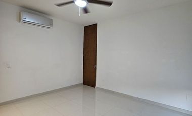 CASA EN VENTA EN MERIDA YUCATAN , TEMOZON 4 RECAMARAS