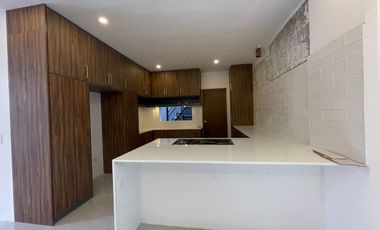 THREE STOREY WITH 6 BEDROOMS FOR SALE NEAR SKYWAY BETTER LIVING