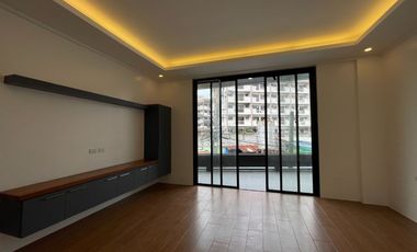 THREE STOREY WITH 6 BEDROOMS FOR SALE NEAR SKYWAY BETTER LIVING