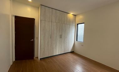 THREE STOREY WITH 6 BEDROOMS FOR SALE NEAR SKYWAY BETTER LIVING