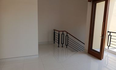 New Minimalist House 6 meters Road Sesetan Denpasar