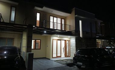 New Minimalist House 6 meters Road Sesetan Denpasar