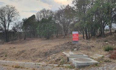 Venta de Lote de Terreno en Esquina en Haras Del Bosque por la Casa De Oración del Oriente