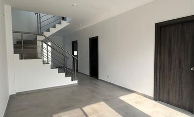 Casa en venta en Porton del Rio, cerca del colegio Torremar