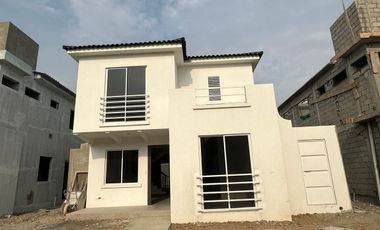 Casa en venta en Porton del Rio, cerca del colegio Torremar