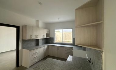 Casa en venta en Porton del Rio, cerca del colegio Torremar