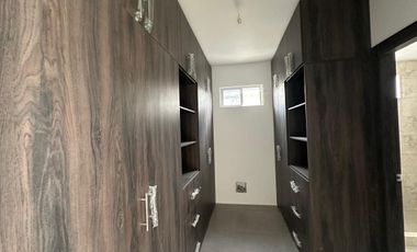 Casa en venta en Porton del Rio, cerca del colegio Torremar