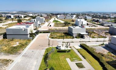 Terreno en esquina frente a área verde en San Felipe